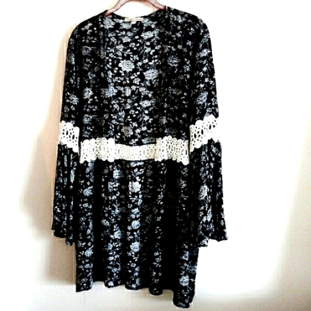NEW Moa Moa Boho Floral M/L